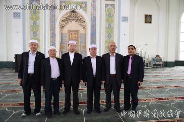 中国伊协会长杨发明率代表团访问乌兹别克斯坦